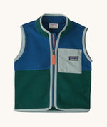 Patagonia little kids synchilla vest in clement blue available at Babipur. A 100% recycled polyester soft fleece gilet in dark blue and green with pale blue trim. Features a full length zip and a pale blue chest pocket