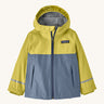 The Patagonia Little Kids Torrentshell 3L Waterproof Jacket in nearly green available at Babipur. A waterproof jacket in a yellow/grey and grey colourblock design. Features a full length zip, a hood with a elasticated cuff, 2 side pockets and a reflective strip on the cuffs