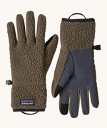 Patagonia adult synchilla gloves in marlon brown available at Babipur. Thick pile fleece style glovesin dark brown. Features a grip on the palms and fingertips. Logo label is stitched on the side . 