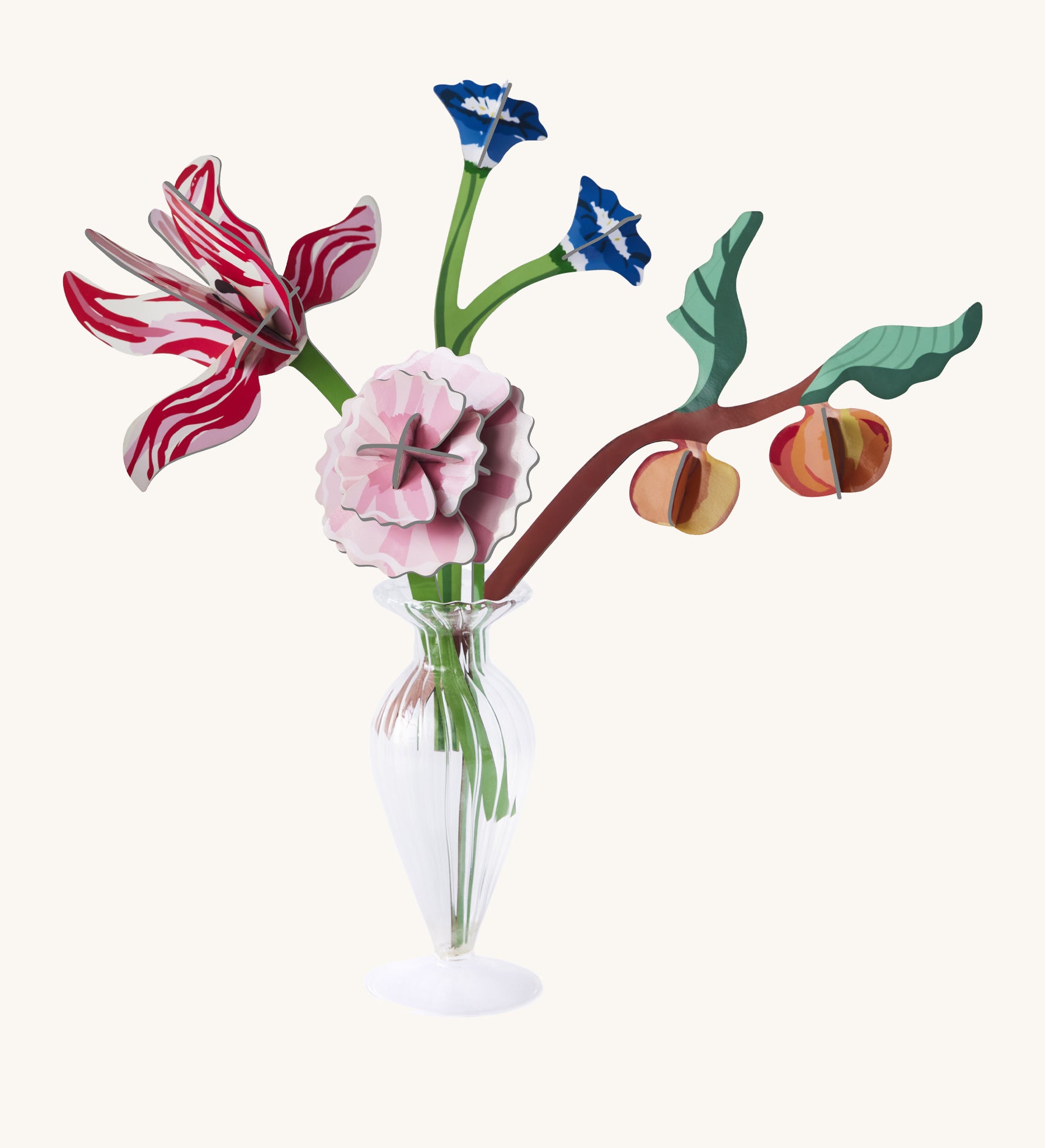 Studio roof small Dutch masters inspired bouquet decoration available at Babipur displayed in a glass vase