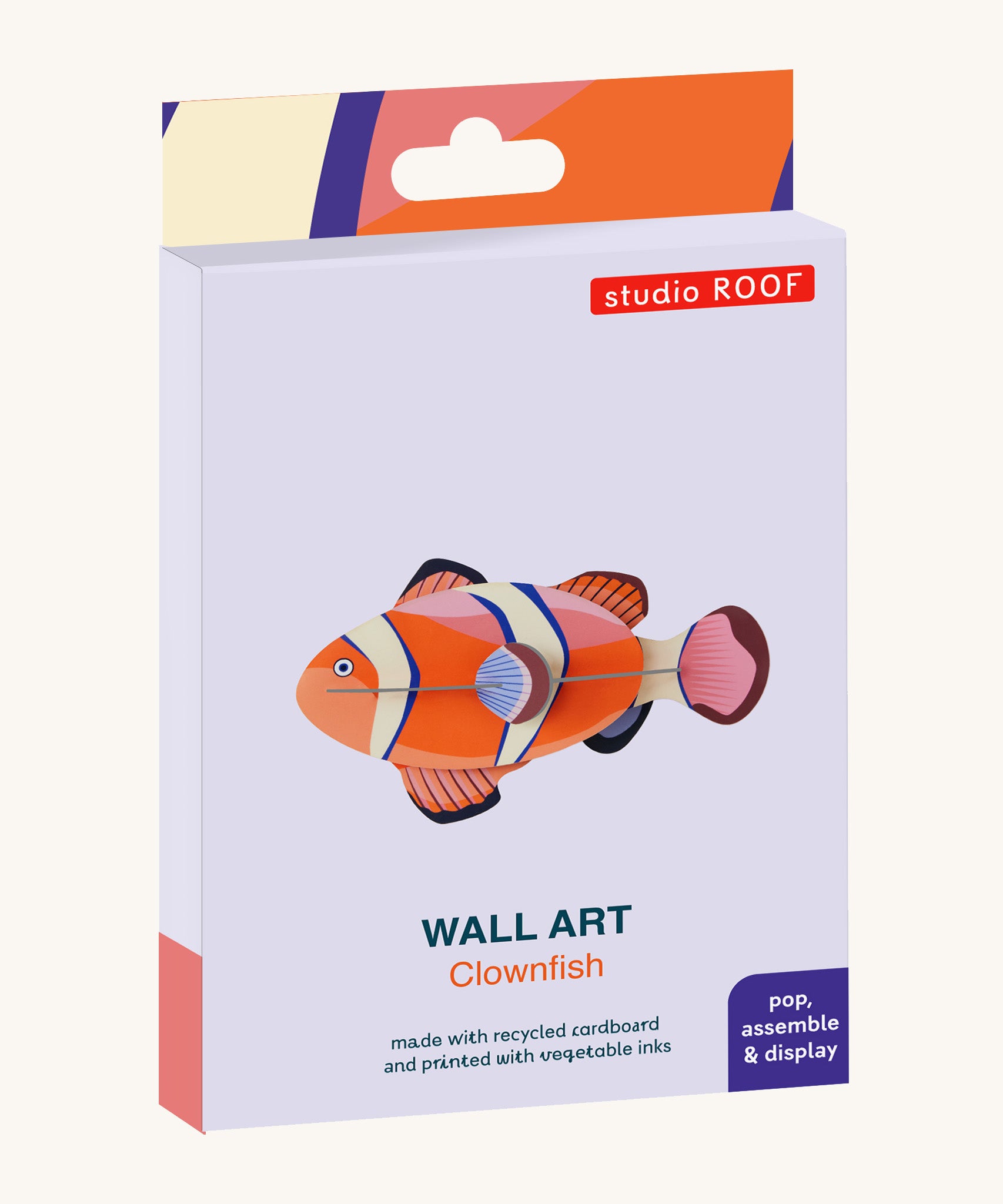 The cardboard packaging for the small clownfish wall decoration available at Babipur.