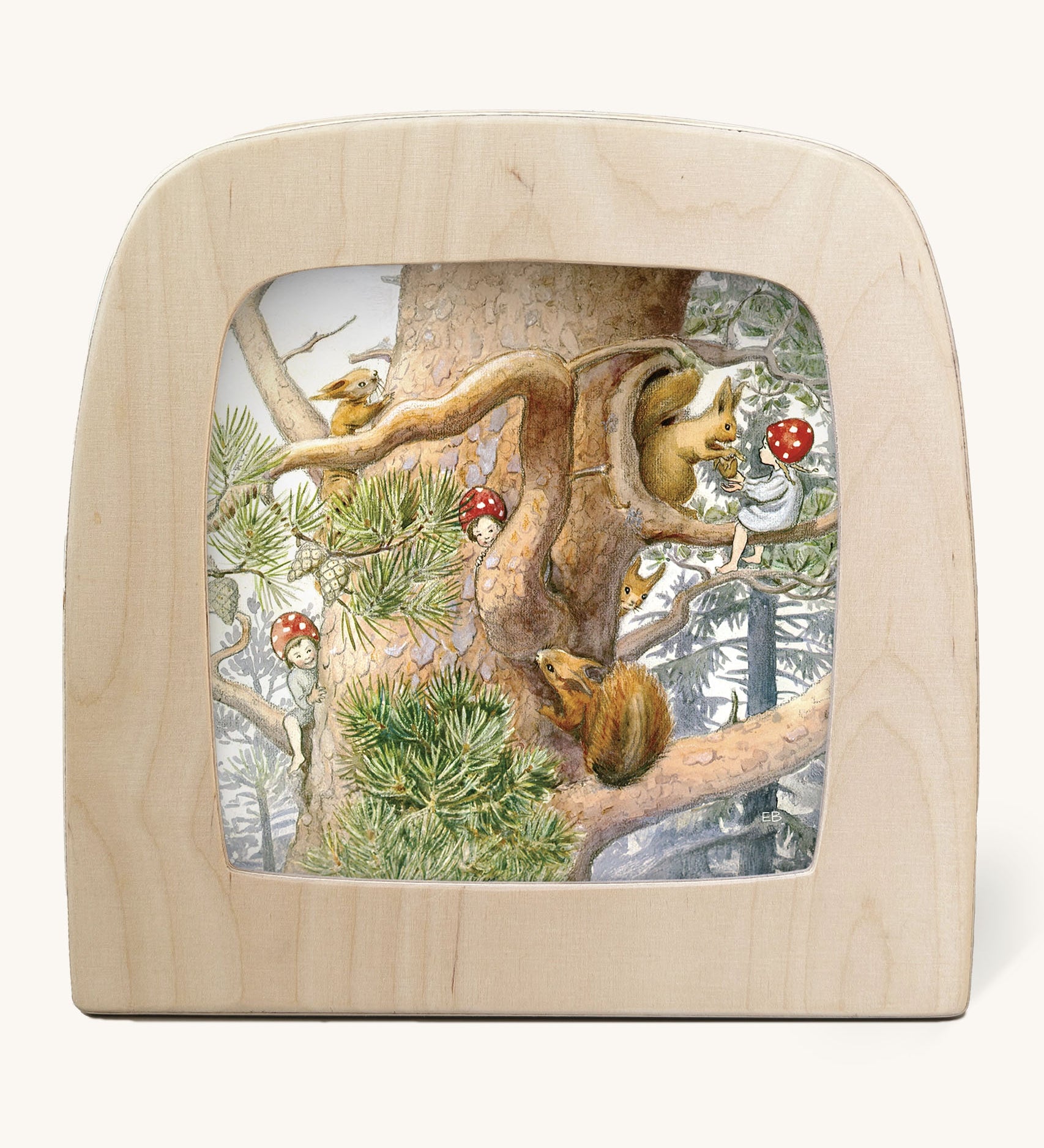 Toverlux children of the forest hide and seek silhouette by Elsa Beskow available at Babipur. The image shows the a illustration of woodland fairytale animals and characters hiding in a tree