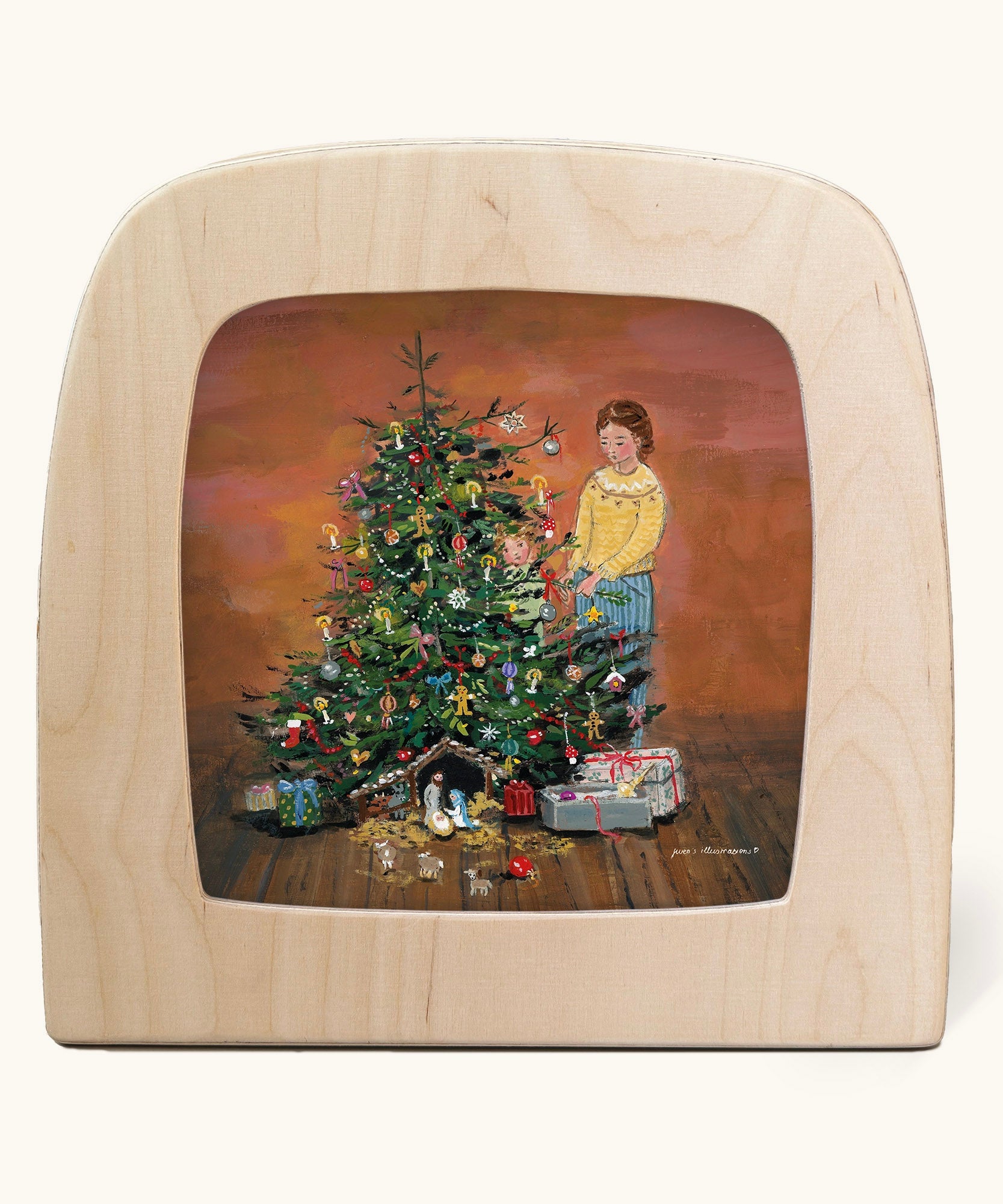 Toverlux Christmas Tree Traditions Magic Lamp silhouette by artist Gwen van Knippenberg. A watercolour and pencil style illustration of a woman and child standing by a decorated Christmas tree with candles on.