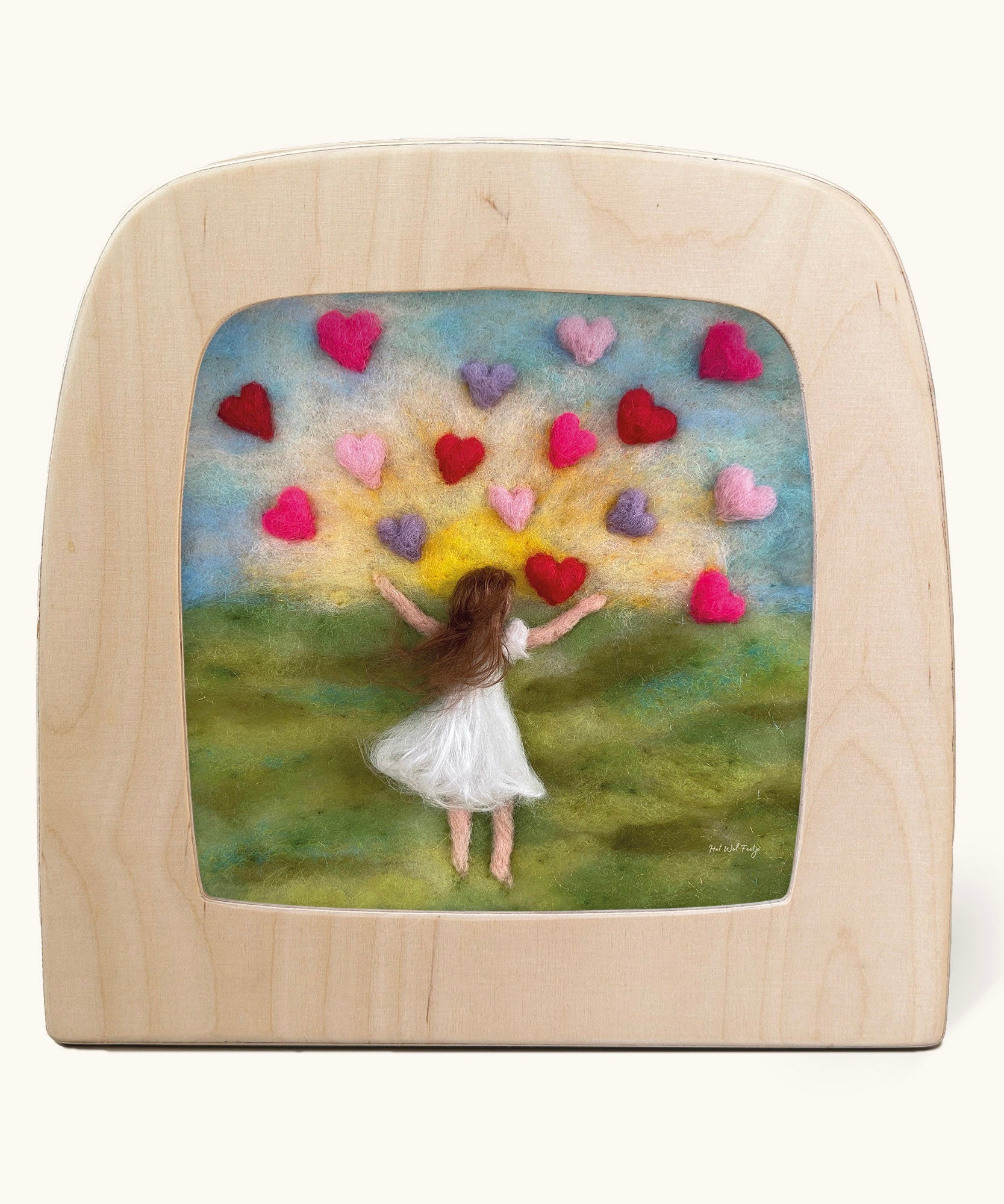 Toverlux magic lamp silhouette featuring Valentines Hearts artwork by Het Wol Feetje. A wide range of Toverlux silhouettes, lamps and accessories are available at Babipur. 