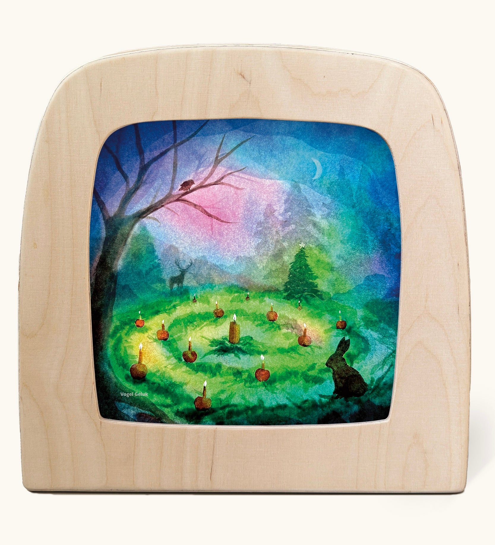 Toverlux magic lamp with a Advent candle green silhouette by artist Vogel Geluk. A watercolour style illustration of an advent candle scene set up on a forest floor surrounded by shadows of forest animals and a Christmas tree in the background.. A range of Toverlux silhouettes, lamps and accessories are available at Babipur. 