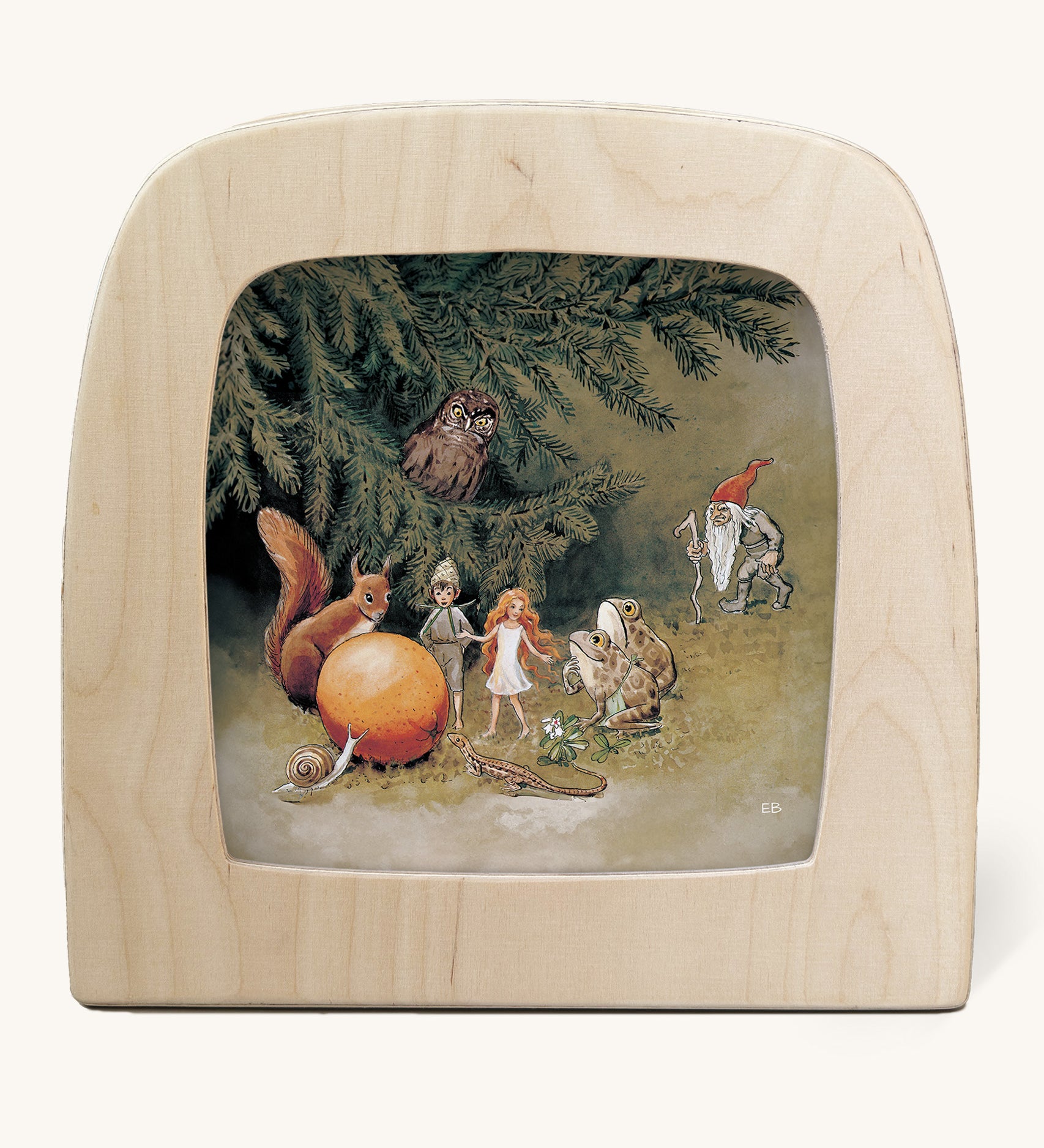 Toverlux sun egg gathering silhouette by Elsa Beskow available at Babipur. The image shows the a illustration of woodland fairytale animals and characters looking at an orange.