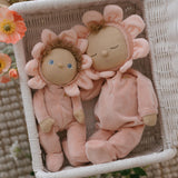 The Olli Ella Limited Edition Blossom Buds Gift Set - Tulip showing Dozy Dinkum - Talia Tulip & Dinky Dinkum Doll - Tessa Tulip inside a white Olli Ella basket