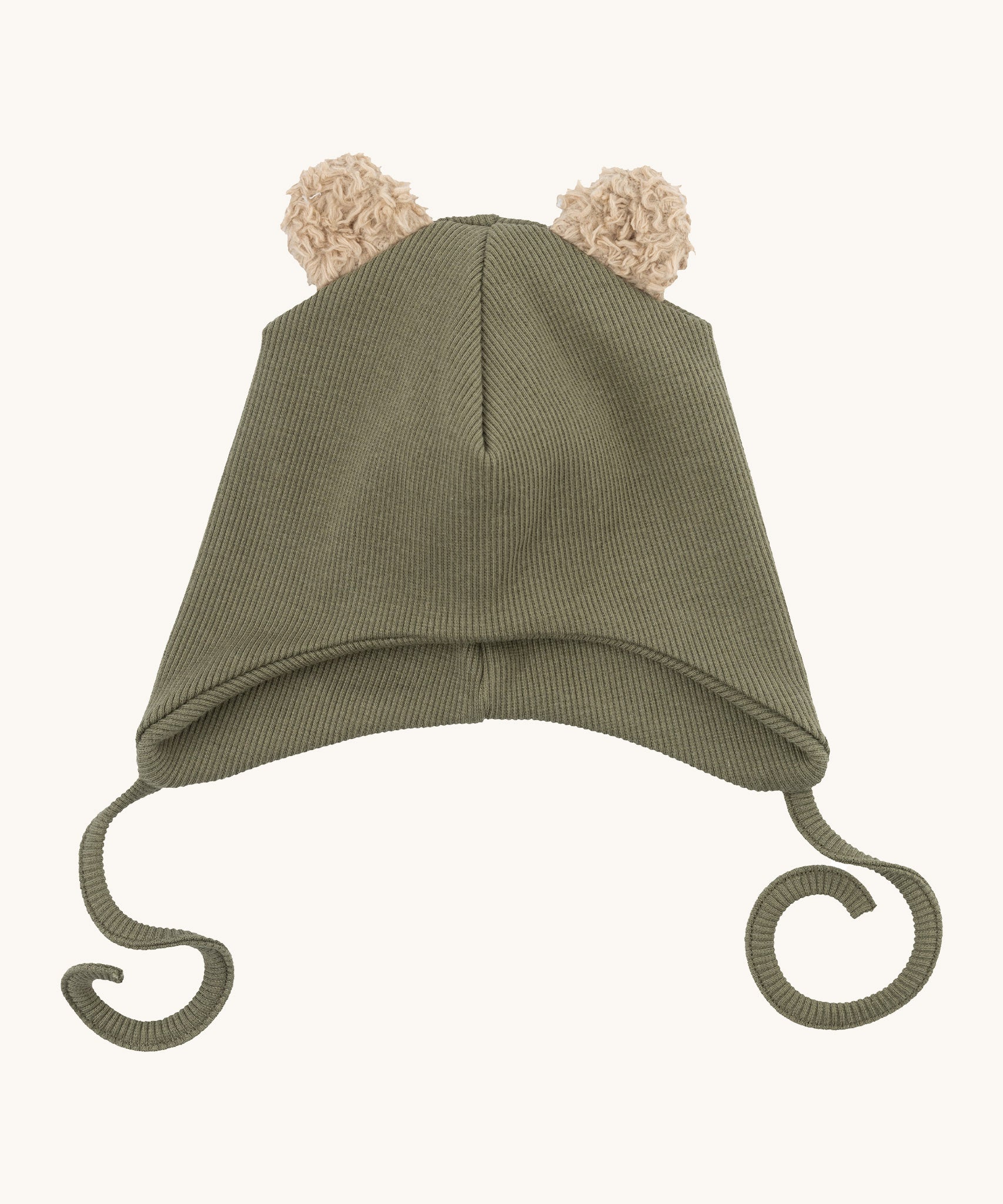 Wooly Organic hat with teddy ears in tea leaf / savannah available at Babipur. A light green GOTS organic hat in a soft ribbed style. Features ties and cute fluffy brown teddy bear ears