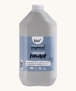 A 5L bottle of Bio-D limescale remover, available at Babipur. This bottle comes with a handle for easy carrying