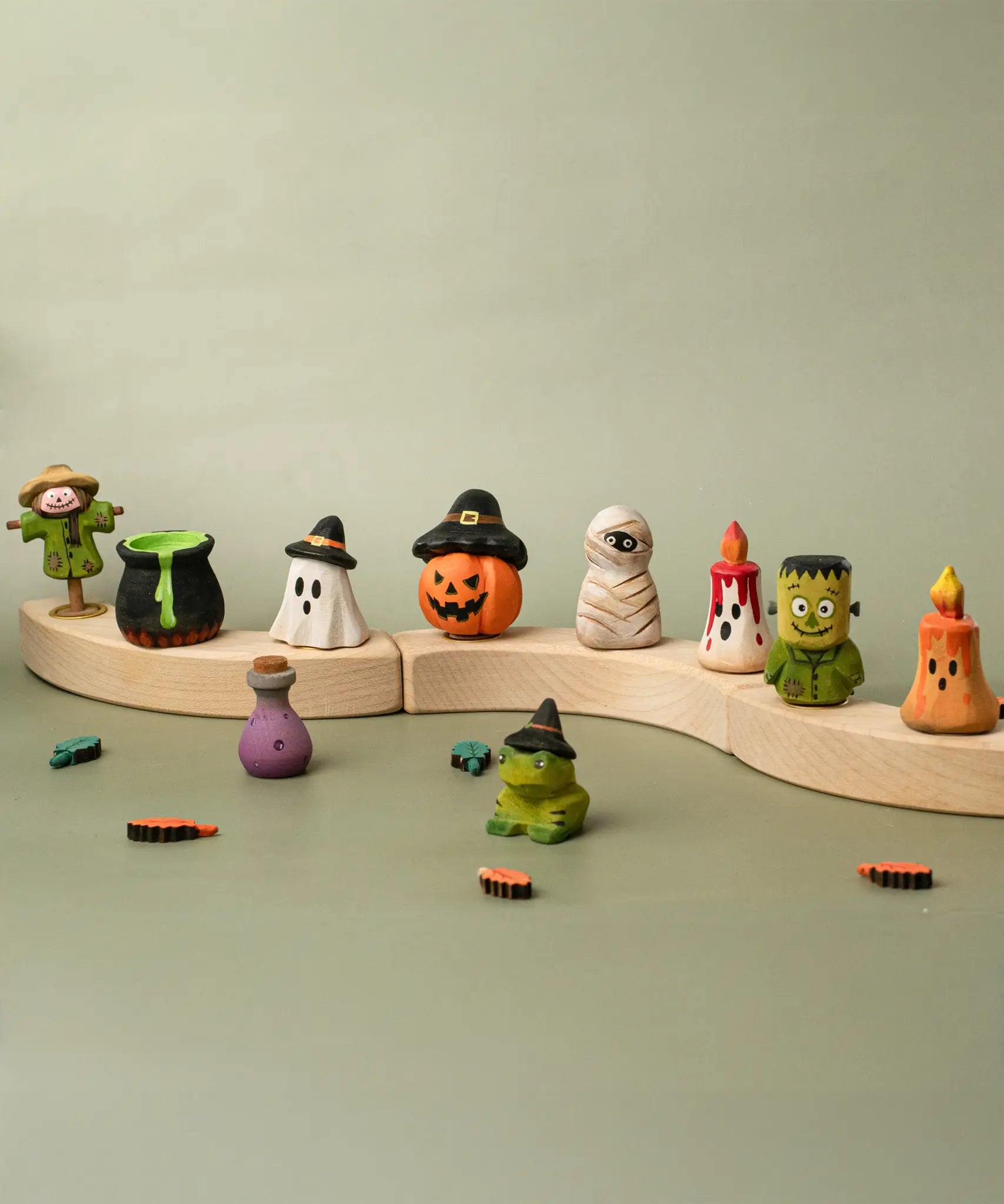 Celebration ring pieces showcasing the Bumbu wooden halloween figures 