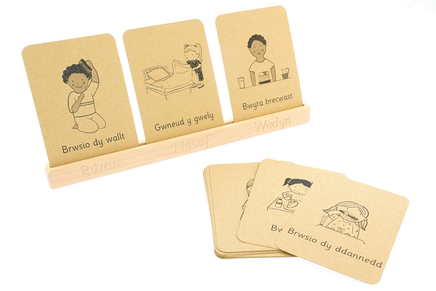 Coach House Daily Routine Flashcard Stand - Welsh – Babipur
