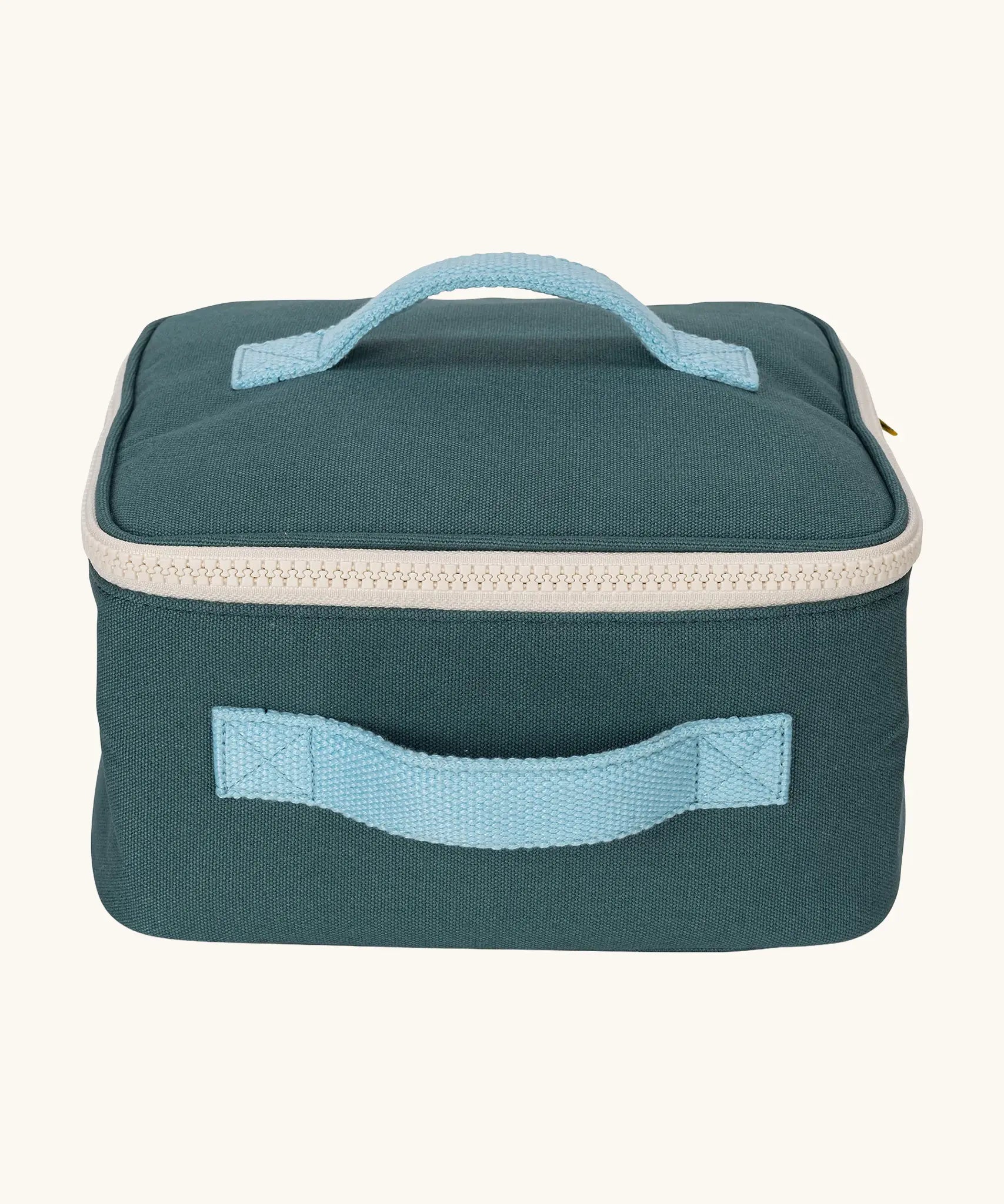 Fluf GOTS organic cotton square lunch bag in a cypress with a white zip detail. Features a light blue carry handle on the top and side.