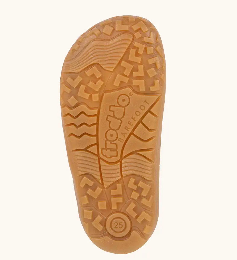 Tread detail on the rubber sole of the Froddo Barefoot f-motion kids shoes. 