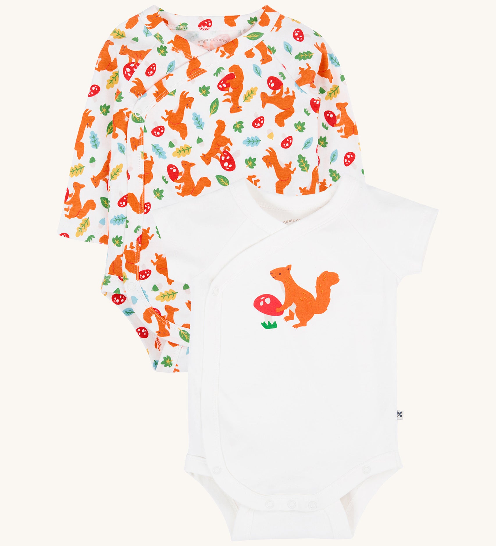 Frugi shay body 2 pack in squirrel play/soft white available at Babipur. A multipack of 100% GOTS organic cotton kimono style bodies with playful squirrel prints. Features poppers in the crotch and the front.