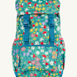 Frugi kids trail blazing backpack in wild woods available at Babipur. A turquoise outdoor backpack with blue trim and multiple woodland inspired prints. Features a flip top main compartment and zipped compartment in the front with 2 bottle holders. 