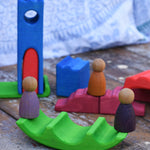 Two Grapat Nins placed on an upside down bridge piece from the Gluckskafer castle set used as a seesaw. 