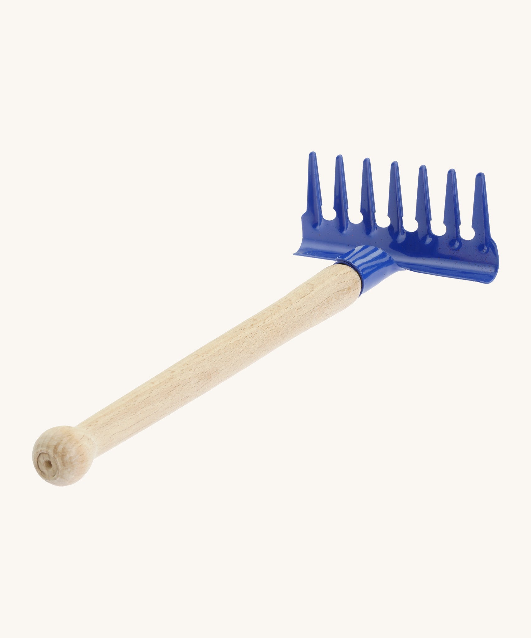 Gluckskafer blue metal rake for kids, features a smooth wooden handle for grip