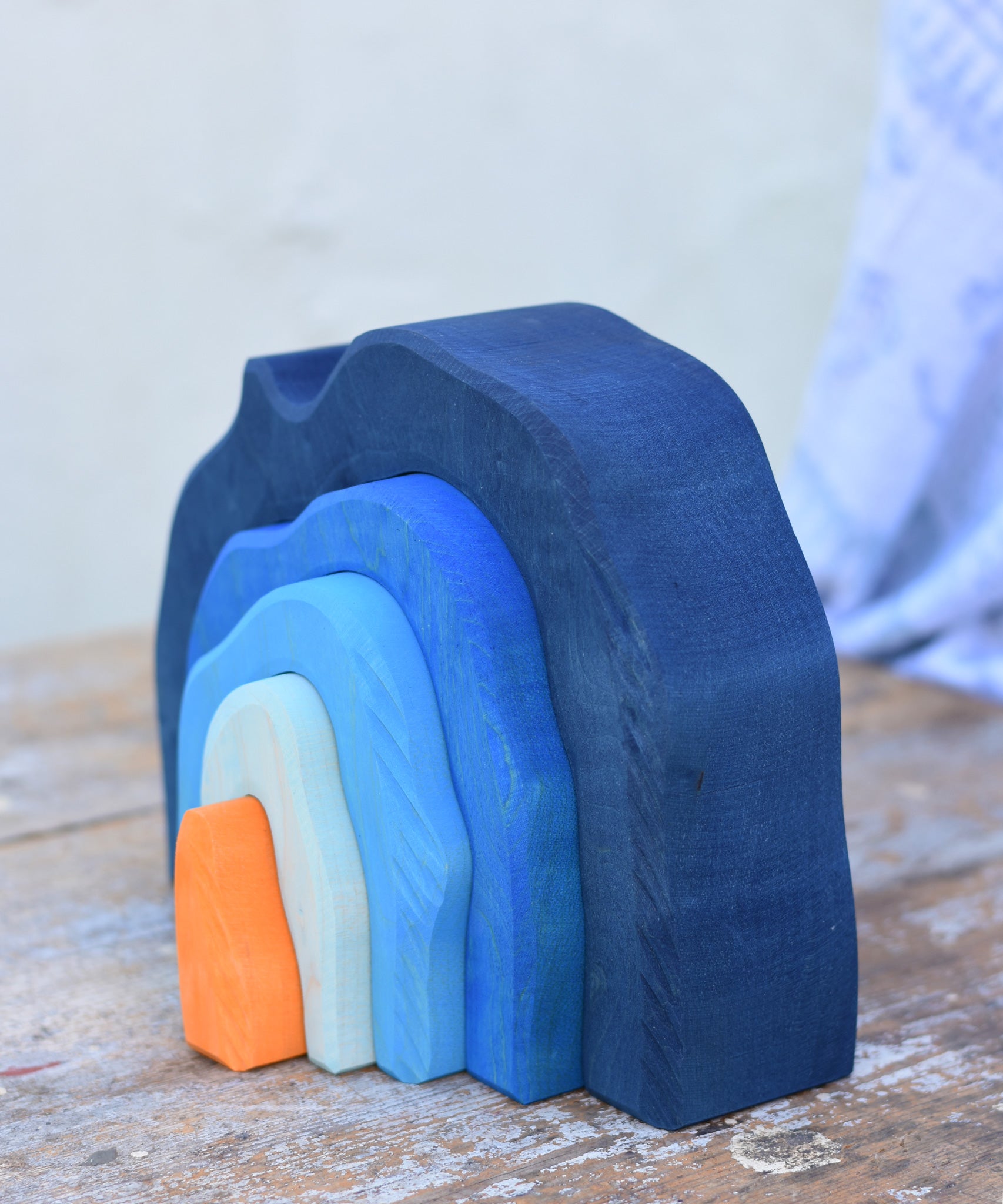 A side profile view of the Glückskäfer Blue Grotto.