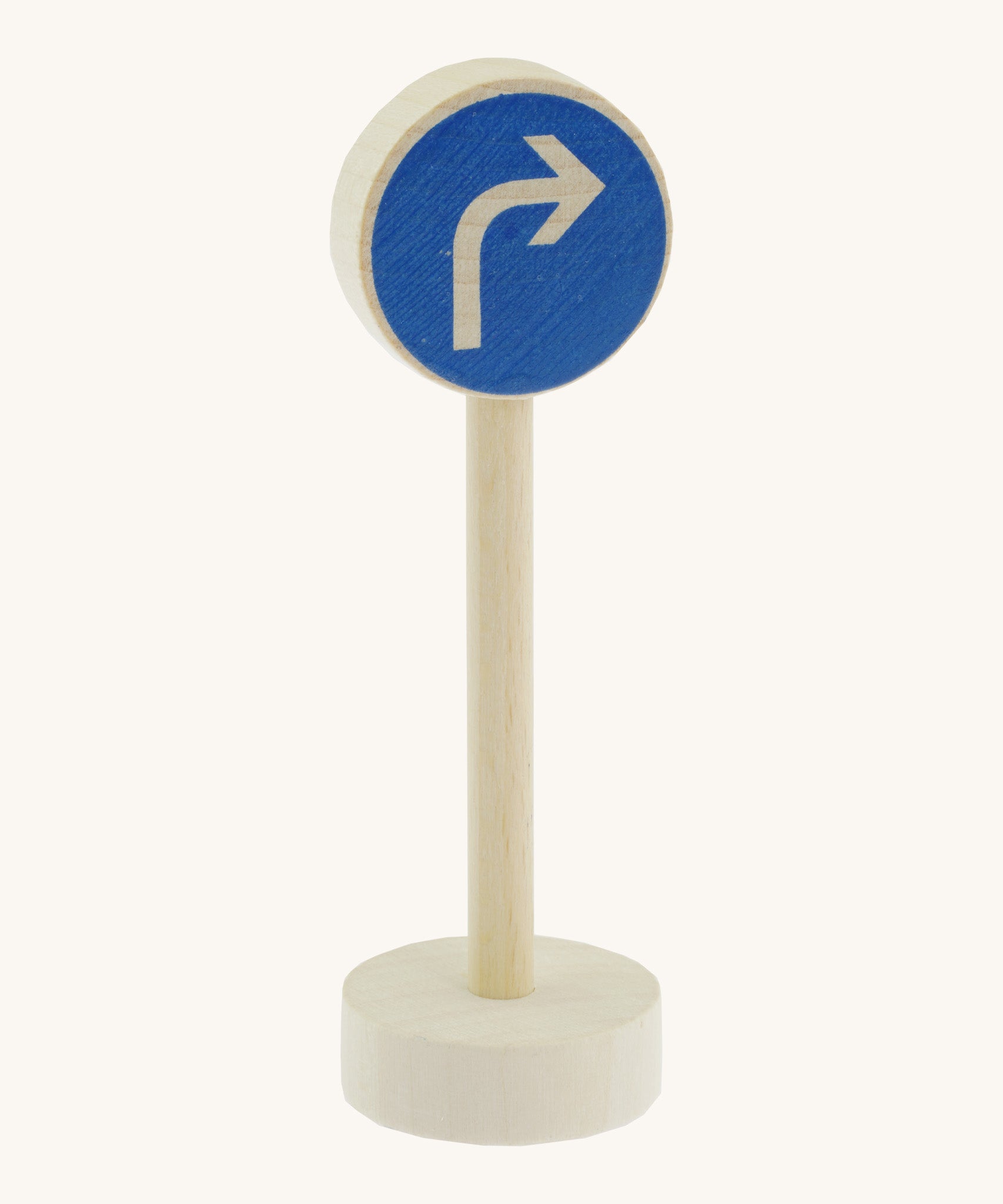 Gluckskafer small world right turn road wooden sign