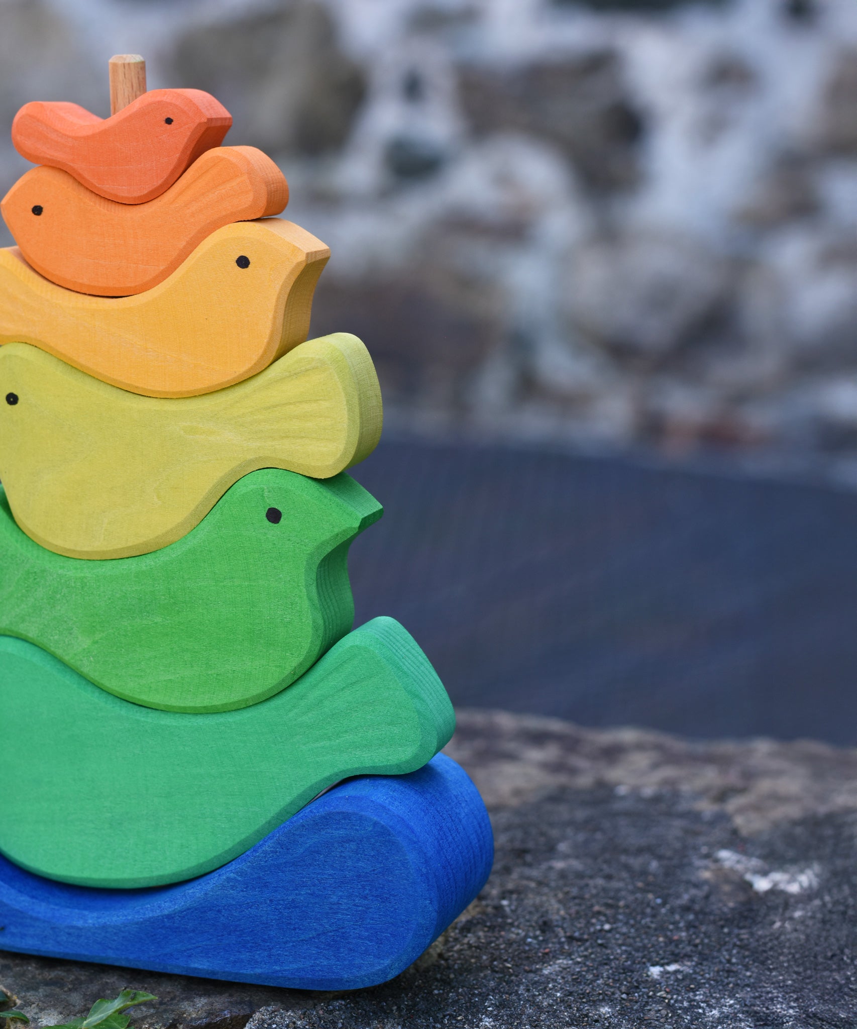 A close up of the detailing on teh tails of teh birds from the Glückskäfer Bird Stacker.