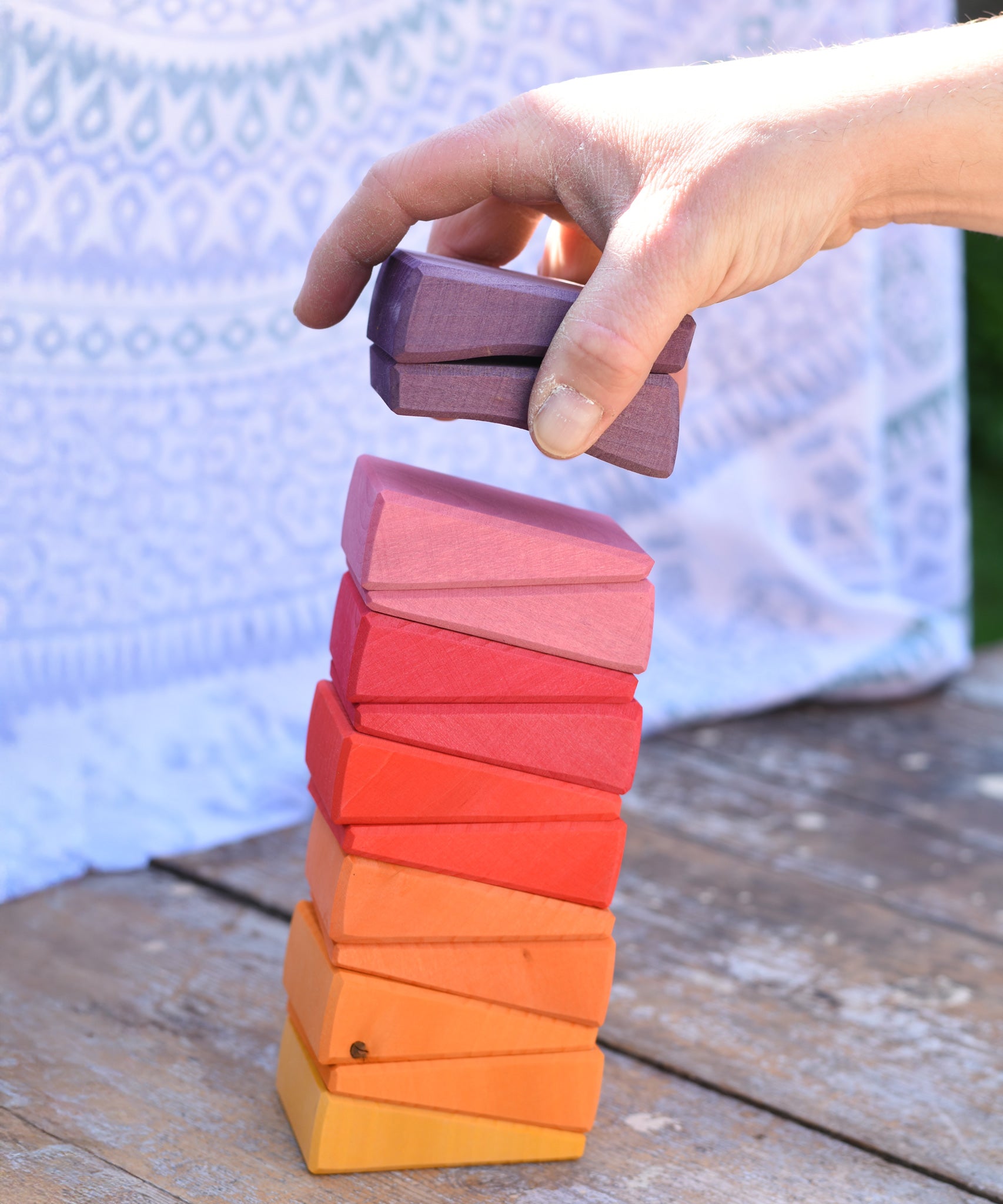 The segments from the Glückskäfer Yellow Sunray Arch being stacked up. 