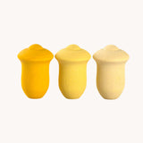 Grapat yellow wooden Mandala Tulips 36x Pieces. The tulip shapes come in 3 shades of yellow, 12 in each shade of yellow. These wooden loose part toys are part of a wide range of open ended toys available at Babipur. 