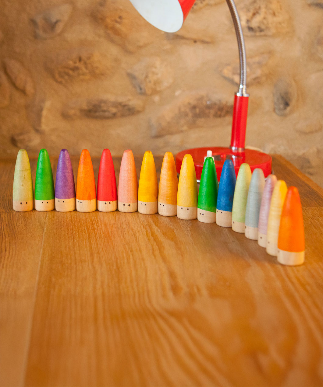 Grapat 18 Palos Stick Men Wooden Peg Dolls. These wooden toys are part of a wide range of open ended toys available at Babipur.  