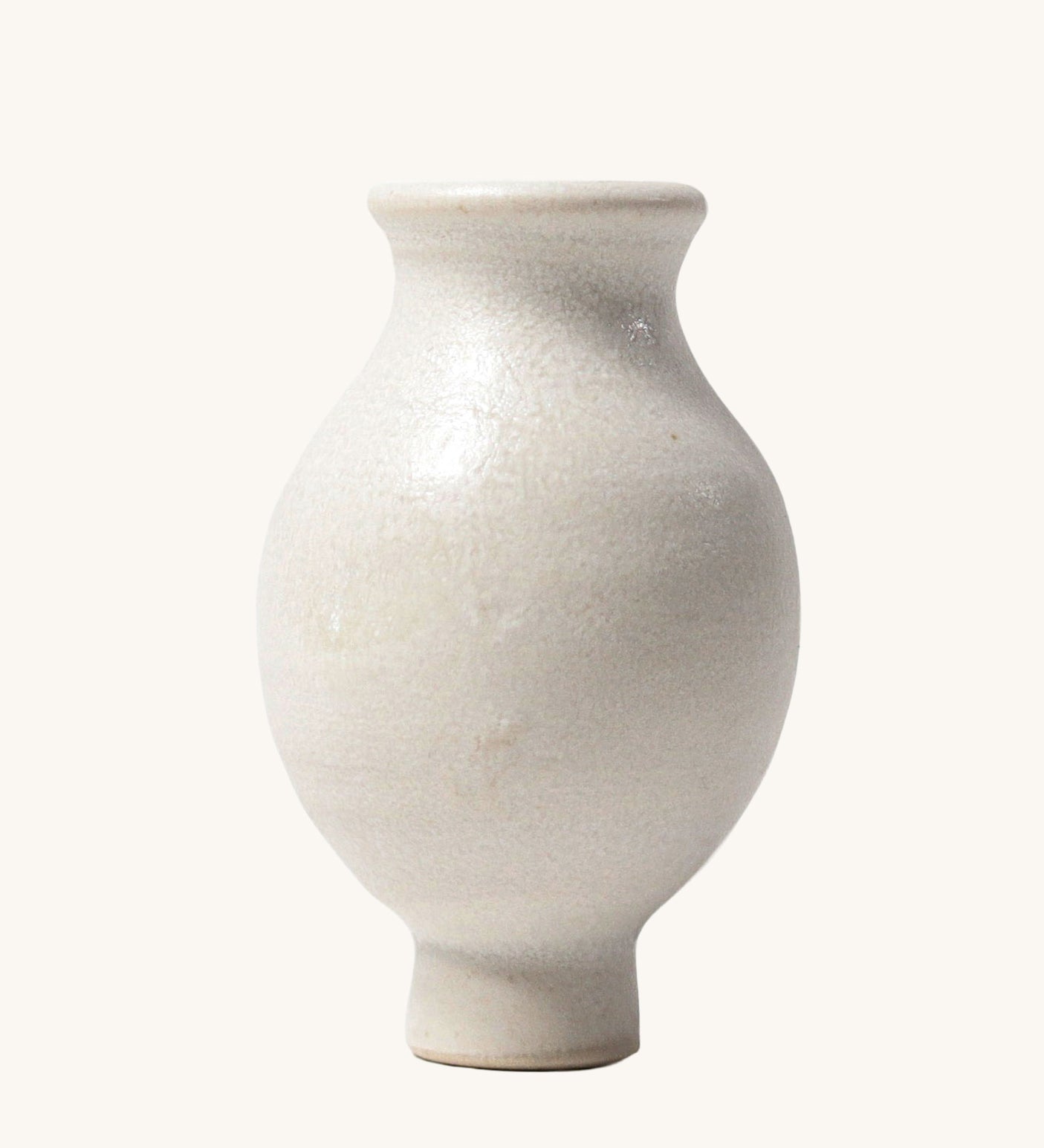 Grimm's Hand-coloured White Vase Decorative Figure. A wide range of Waldorf inspired celebration rings and decorative figures are available at Babipur.