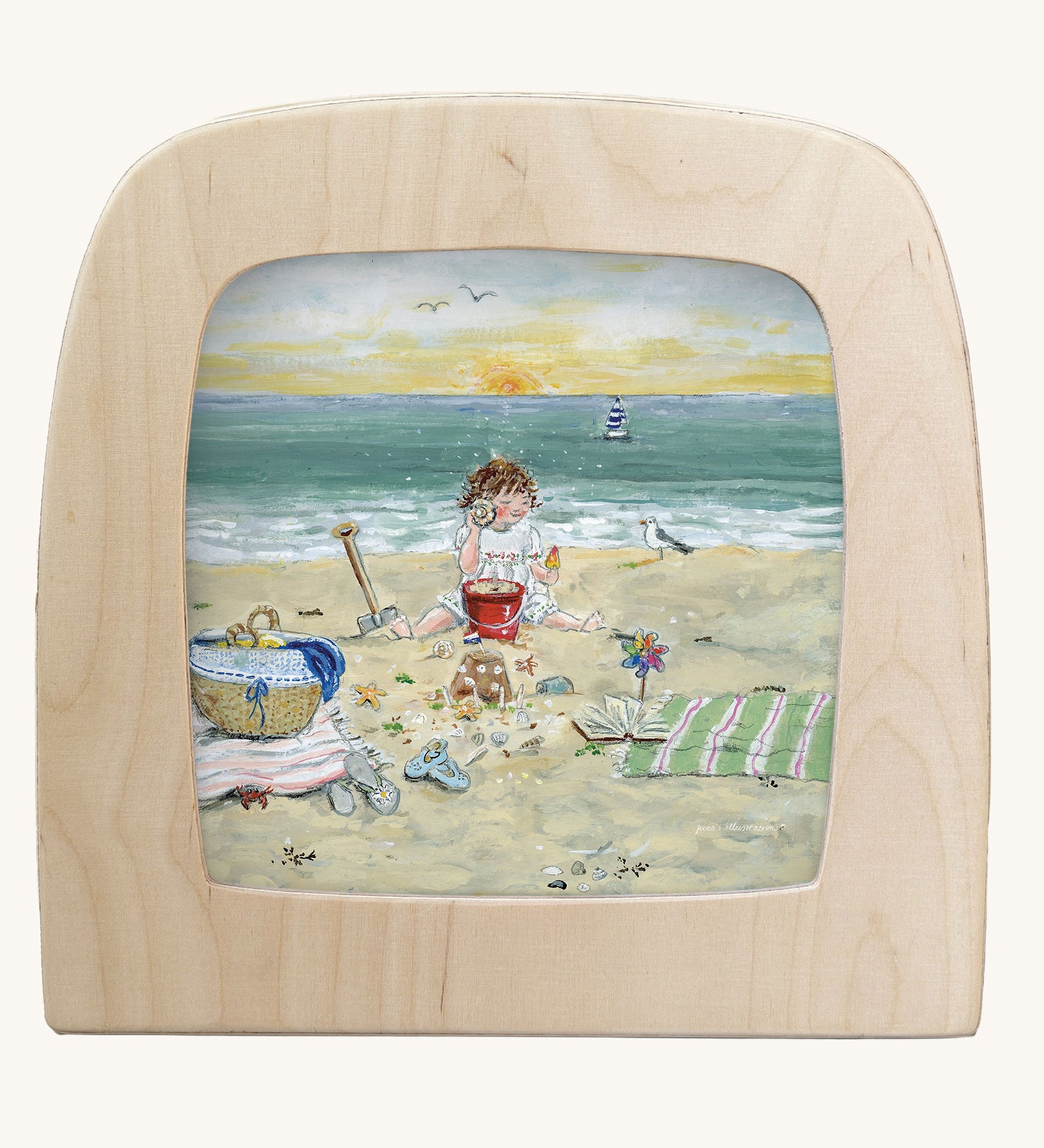 Toverlux sillhouette featuring Gwen van Knippenberg's I hear the sea artwork.