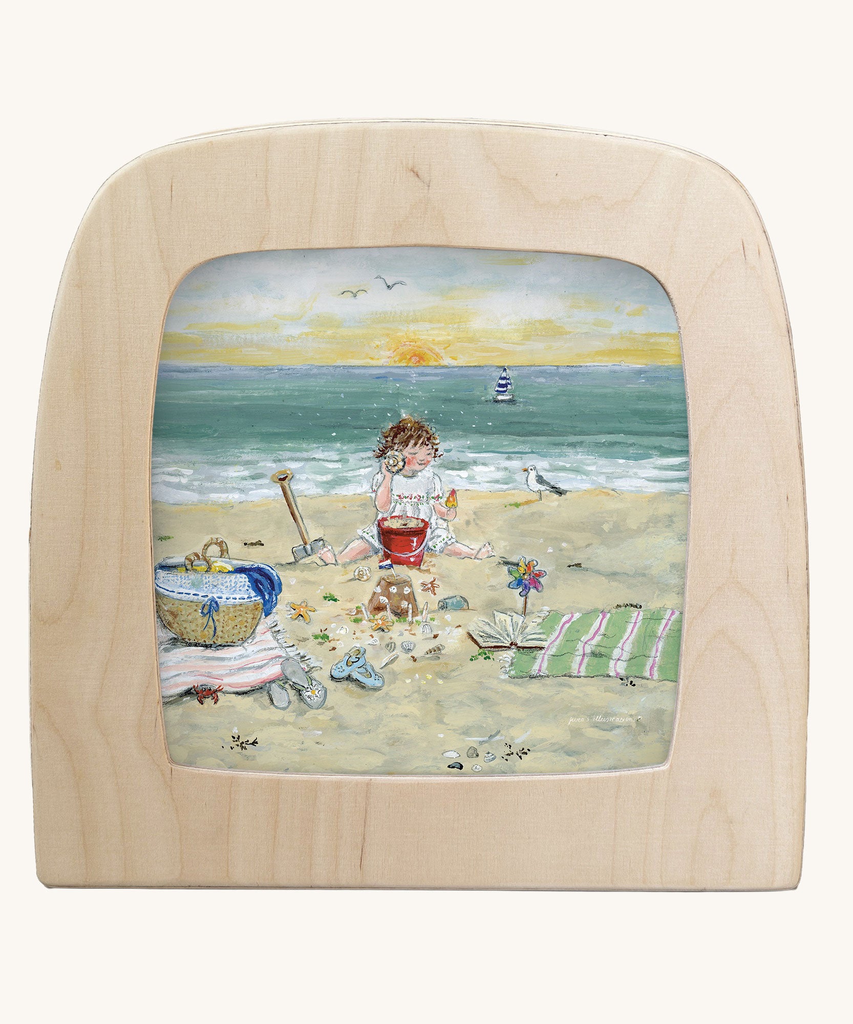 Toverlux sillhouette featuring Gwen van Knippenberg's I hear the sea artwork.