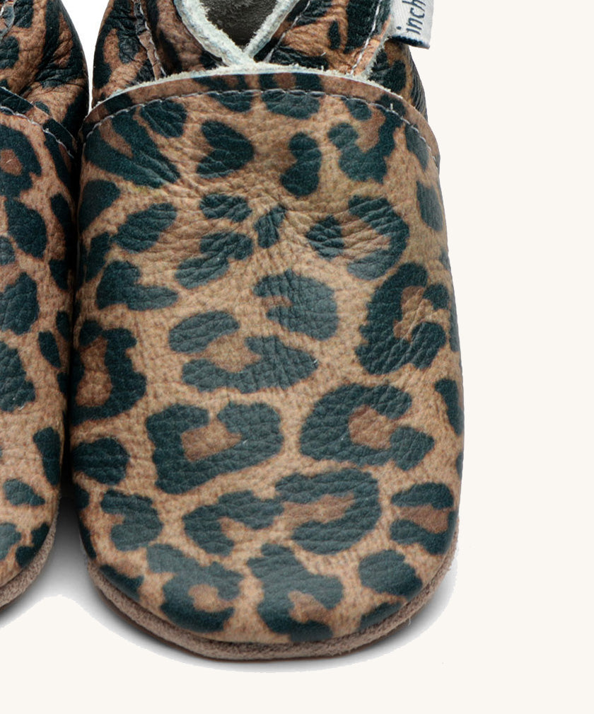 A close up of the Inch Blue leopard design on the baby shoes available at Babipur. 