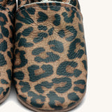 A close up of the Inch Blue leopard design on the baby shoes available at Babipur. 