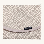 Keep Leaf food wrap in mesh design. A cream colour organic cotton wrap for food with grey mesh lines printed all over and grey trim. Features a velcro lid for easy fastening