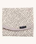 Keep Leaf food wrap in mesh design. A cream colour organic cotton wrap for food with grey mesh lines printed all over and grey trim. Features a velcro lid for easy fastening