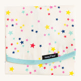 Keep Leaf food wrap in stars design. A cream colour organic cotton wrap for food with multicoloured stars printed all over and light blue trim. Features a velcro lid for easy fastening