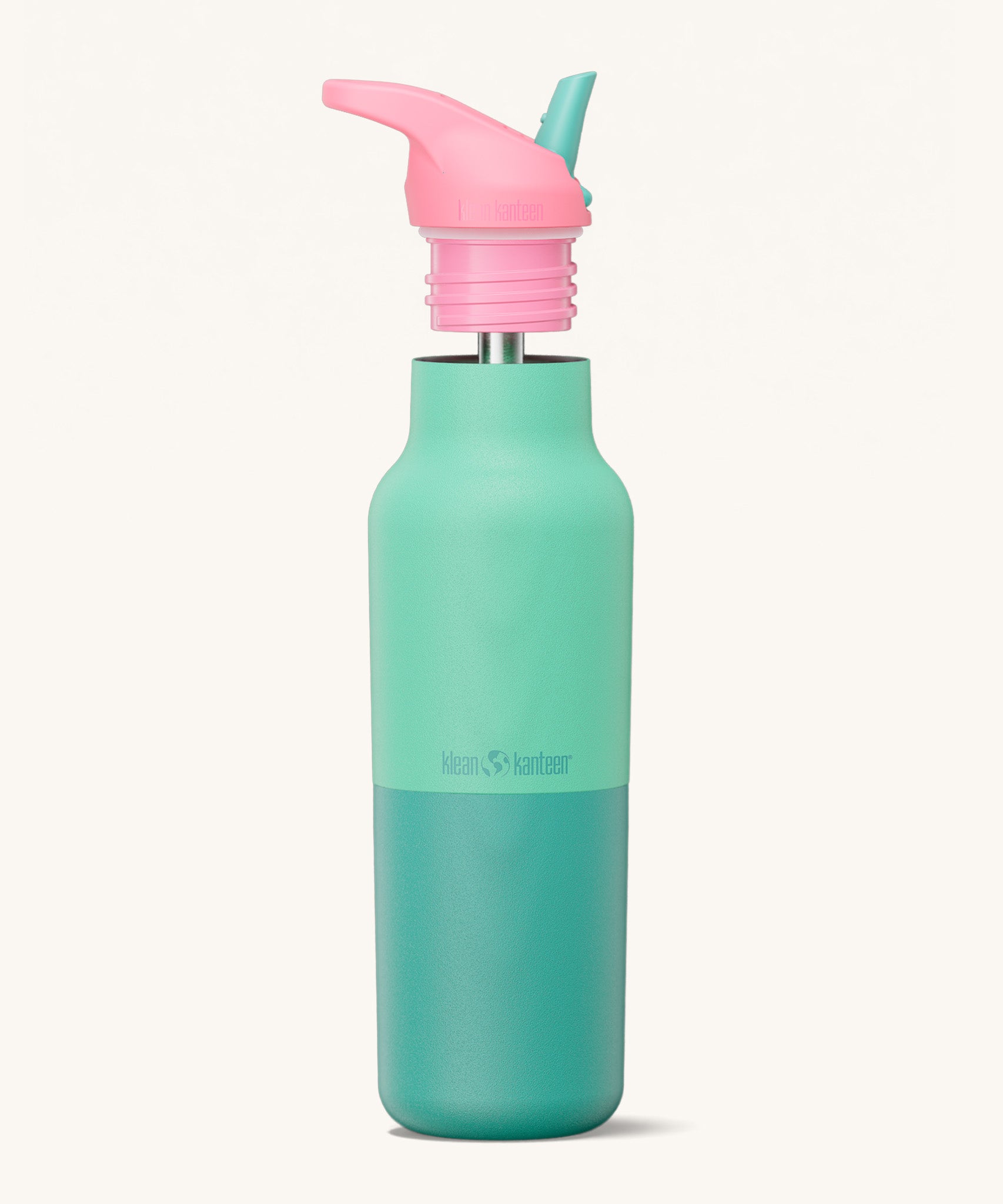 Klean Kanteen 16oz rise insulated classic with sports cap in bay kaleidoscope. A reusable stainless steel bottle in light and dark turquoise colour. Comes with a flip sports straw cap in light pink and turquoise. 