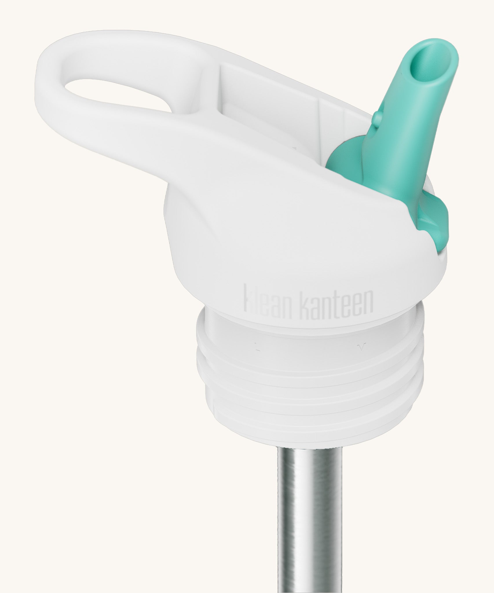 A close up of the Klean Kanteen white and turquoise flip sports straw cap for the rise insulated bottles showing the turquoise spout and small loop detail. 