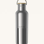 Klean Kanteen 20oz reusable stainless steel reflect water bottle available at Babipur with a smooth top half finish and a glossy bottom half finish. Features a handy loop cap with a bamboo top. 