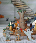 Lanka Kade mummy, skeleton and ghost figures placed in front of a Halloween themed celebration ring set up.