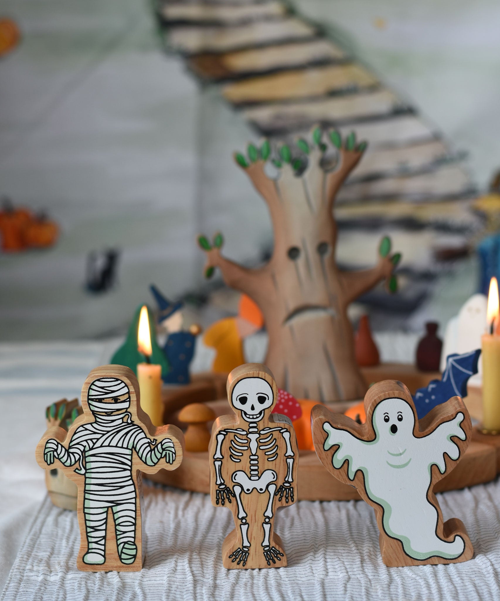 Lanka Kade mummy, skeleton and ghost figures placed in front of a Halloween themed celebration ring set up.