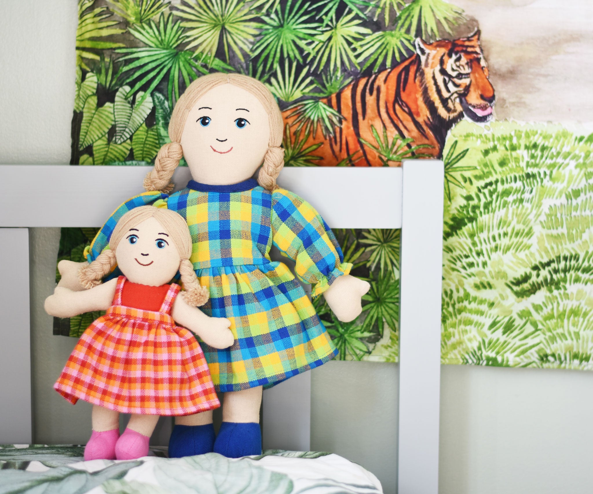 The Lanka Kade Rag Doll Mum with White Skin and Blonde Hair with a girl rag doll which also has blonde hair and white skin.