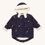 Little Green Radicals dark night sherpa toasty coat available at  Babipur. A GOTS organic cotton winter corduroy style jacket  in navy with a white fleece inner for warmth. Features 2 side pockets with popper fasteners and a delicate starry night design