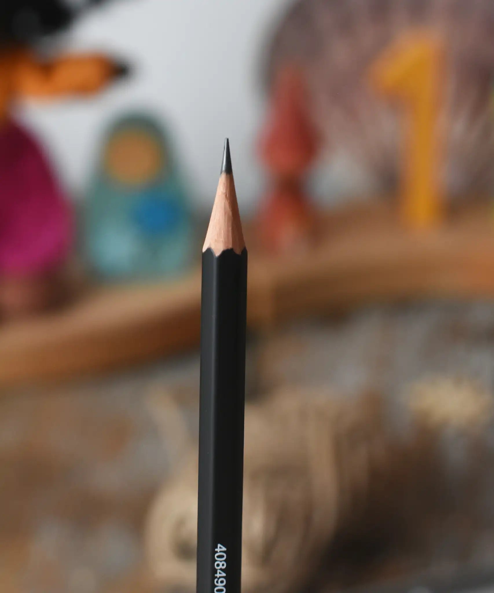 Close up of a Lyra art design pencil from the Lyra 12 drawing pencil set.