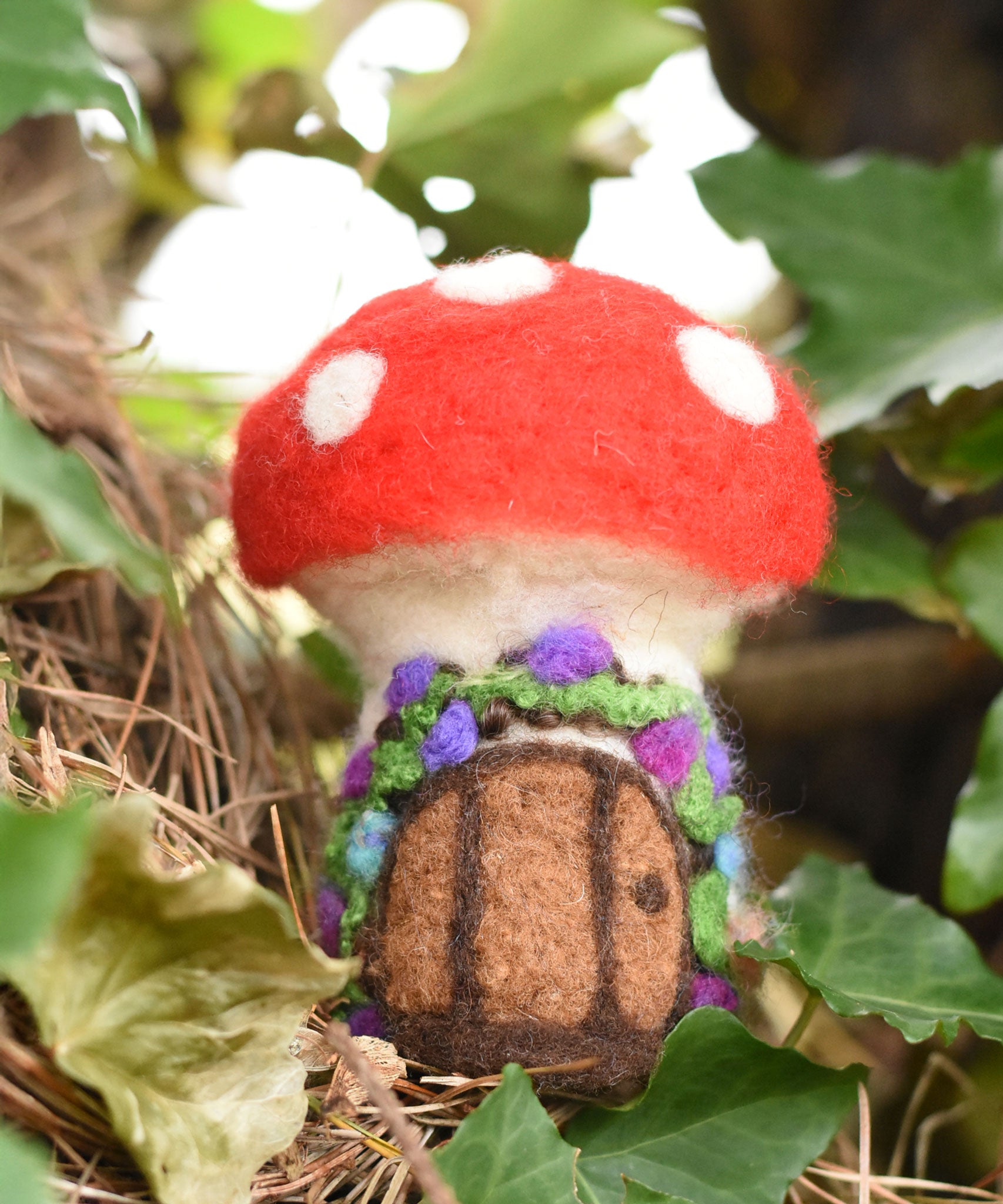 The Makerss Small Toadstool House Needle Felt Kit showing the final product created using the kit. 