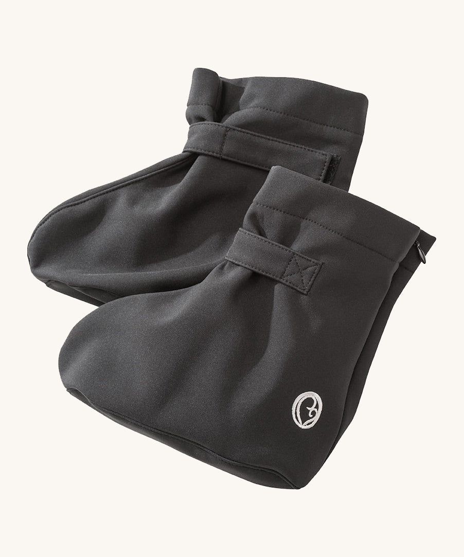 Mamalila softshell booties in black  available at Babipur. A black water resistant baby shoe with a velcro tab for a easy fit