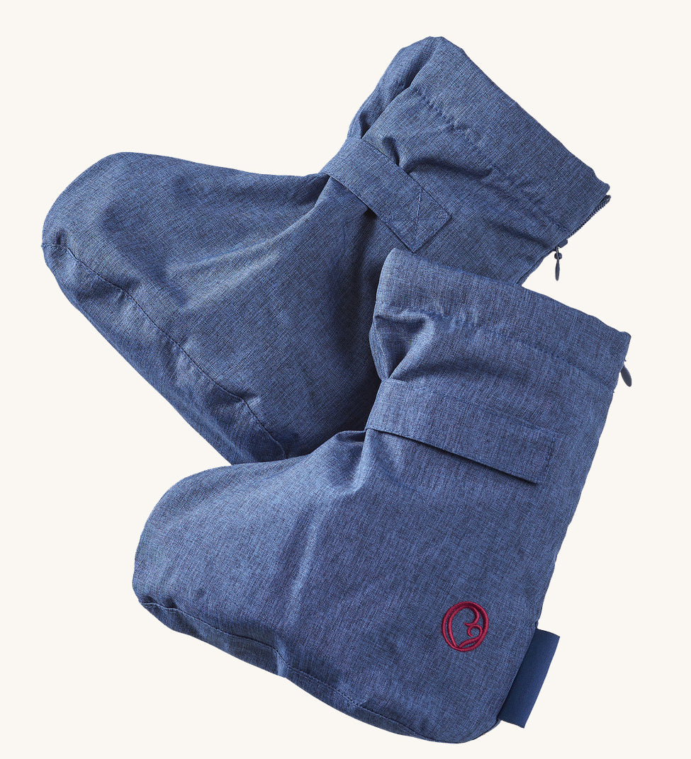 The Mamalila babywearing winter baby booties in blue, for protecting your baby in cold weather