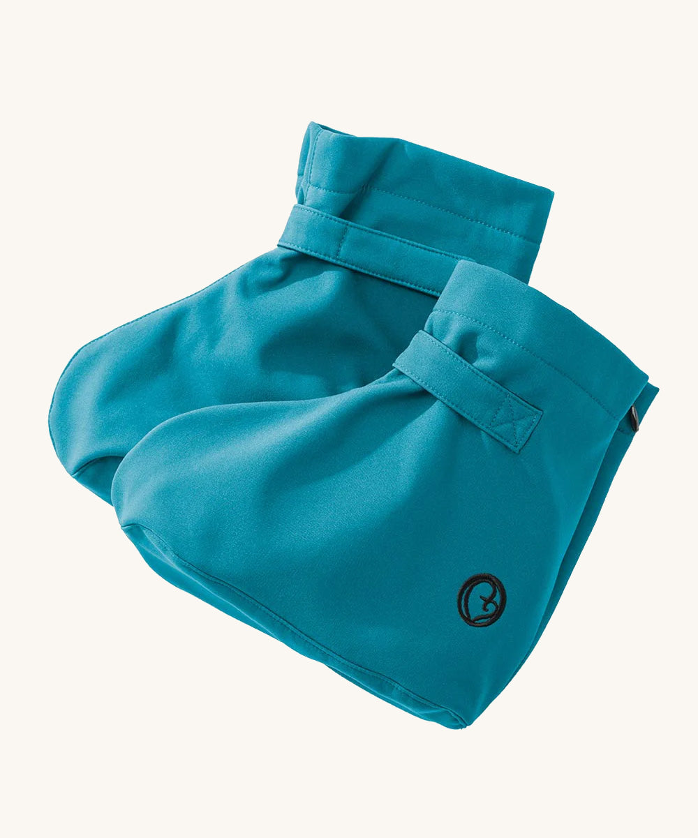 Mamalila softshell booties in petrolblue available at Babipur. A light blue water resistant baby shoe with a velcro tab for a easy fit