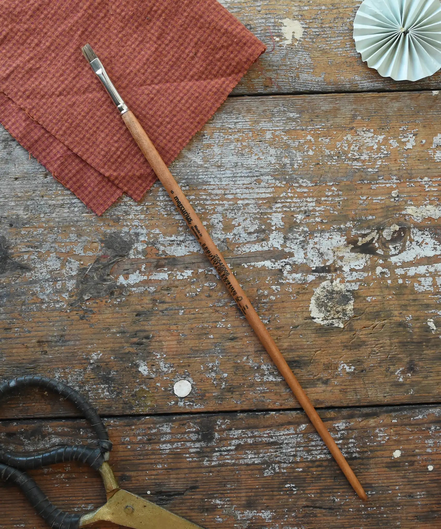 Mercurius synthetic cow hair flat paintbrush 6mm.