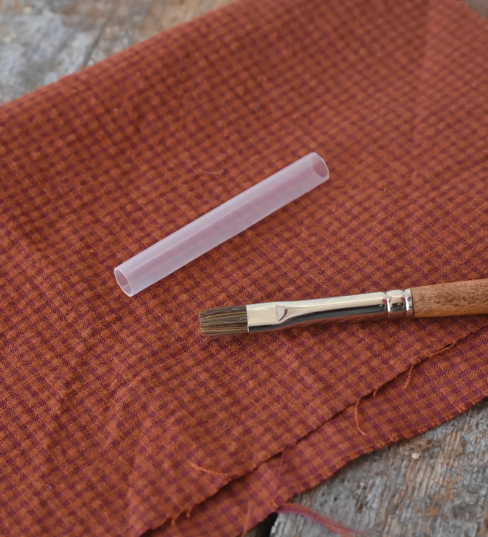 Mercurius synthetic cow hair flat paintbrush 6mm with bristle protector cover..