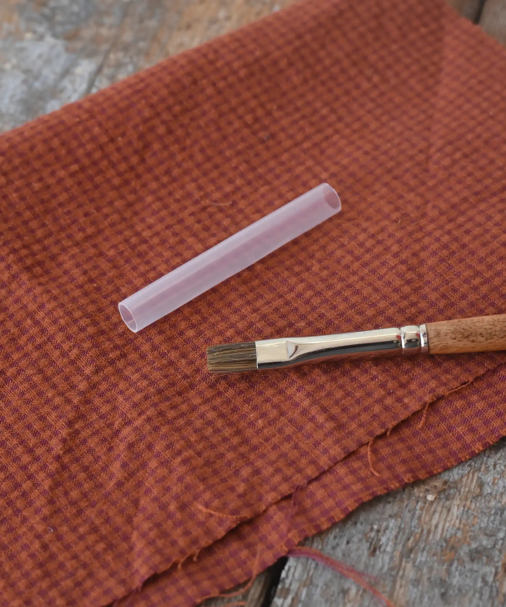 Mercurius synthetic cow hair flat paintbrush 6mm with bristle protector cover..